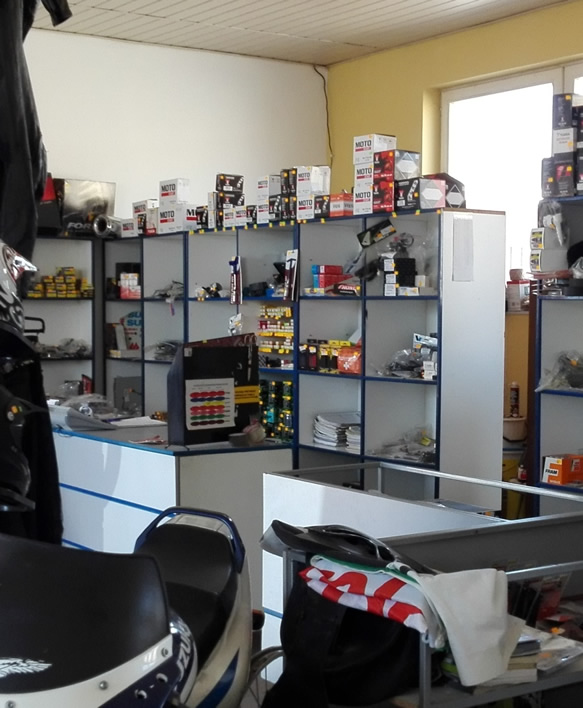 Predajňa firmy Motox Humenné